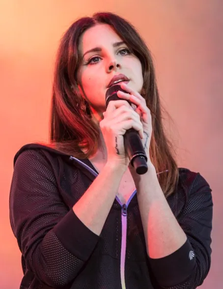 File:Lana Del Rey at KROQ Weenie Roast 2017 (cropped).jpg