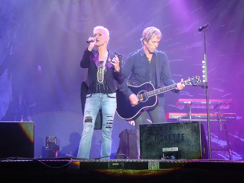 2010年8月14日:瑞典流行摇滚二人组 Roxette 在瑞典哈兰省哈尔姆斯塔德举行的现场音乐会