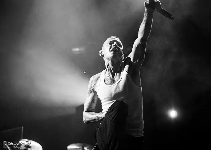 2014年 Linkin Park 主唱 Chester Bennington 在 during The Carnivores Tour
