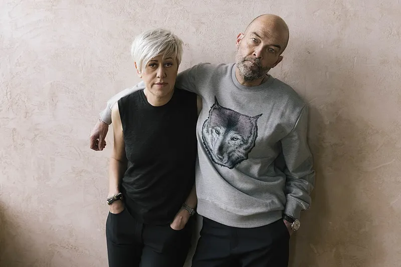 英国乐队 Everything But The Girl 的音乐家 Ben Watt 和 Tracey Thorn。摄于 2022 年 12 月伦敦