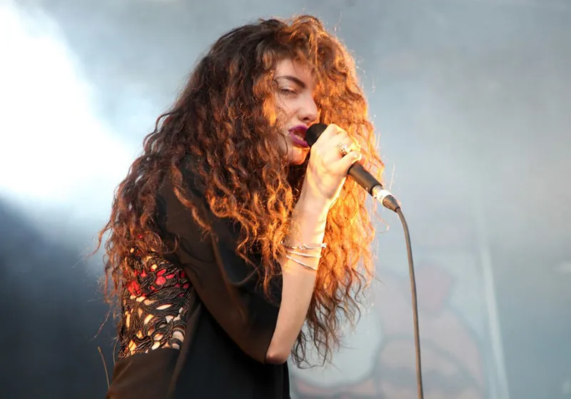 File:Lorde Laneway 13.jpg
