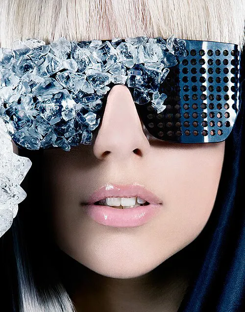Pieter Henket为Lady Gaga首张专辑《The Fame》拍摄的封面照