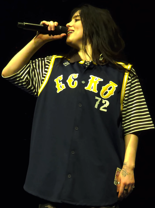 Billie Eilish 在 Inglewood 表演 