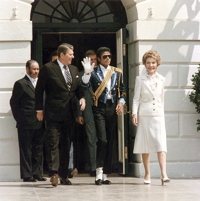 File:Michael Jackson with the Reagans.jpg