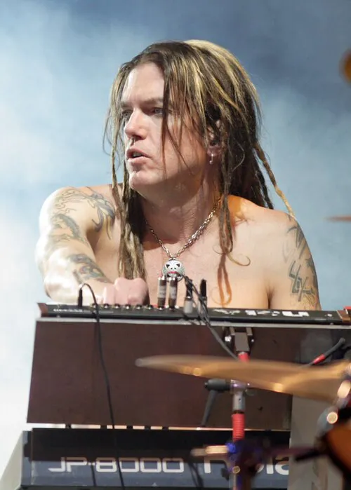枪炮与玫瑰乐队键盘手 Dizzy reed （2006）