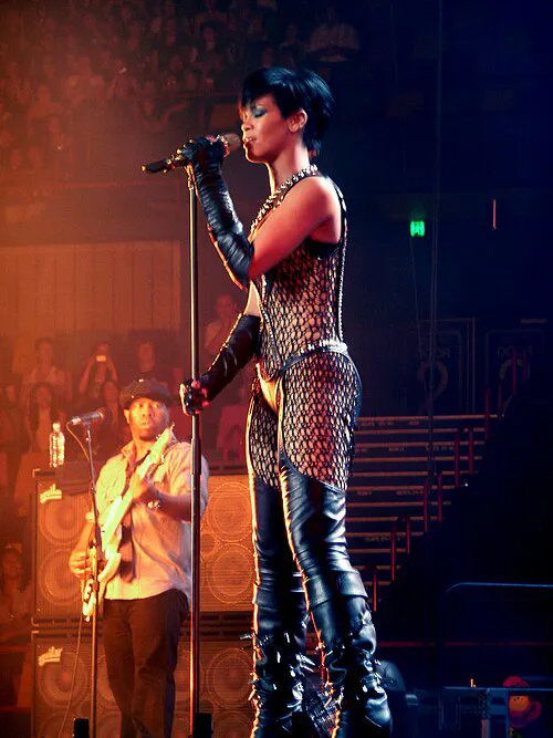 蕾哈娜和Chris Brown 演唱会 ，2008年11月1日