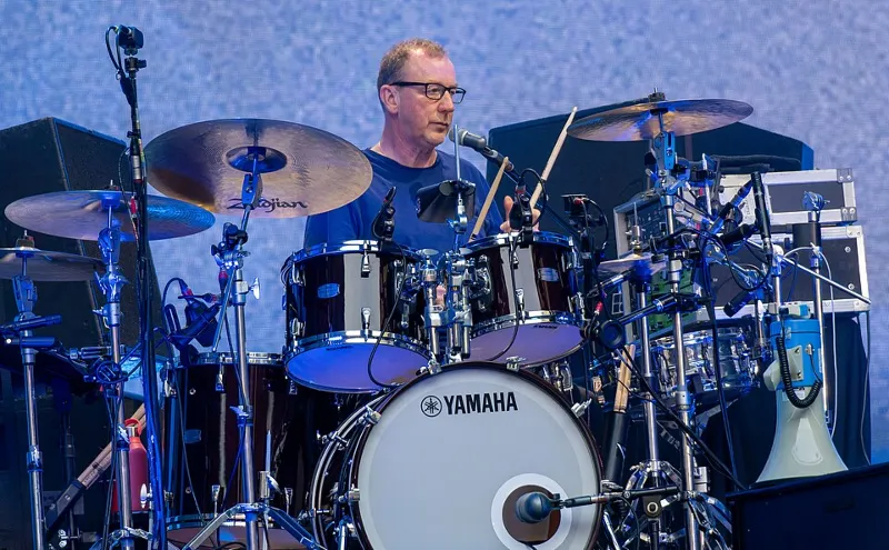 Blur 乐队 鼓手：Dave Rowntree （2023）